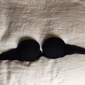 Victoria’s Secret ‘very sexy’ strapless bra